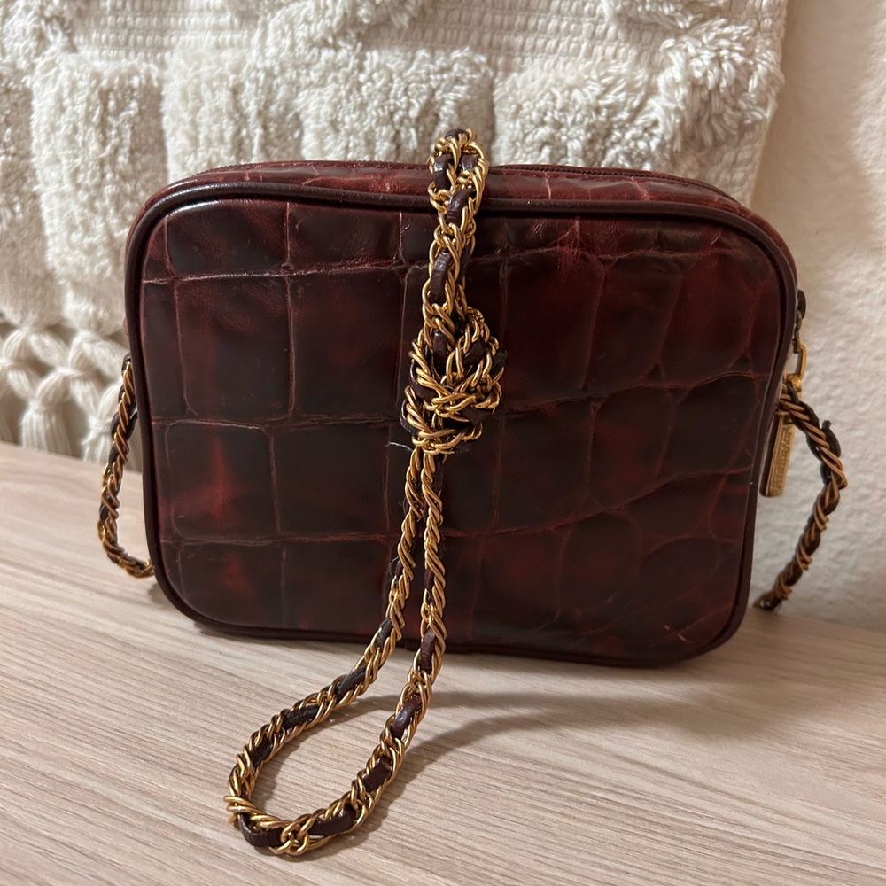 Vintage Chic Croc-Embossed Ann Taylor Crossbody Bag Rich Chocolate Caramel Brown